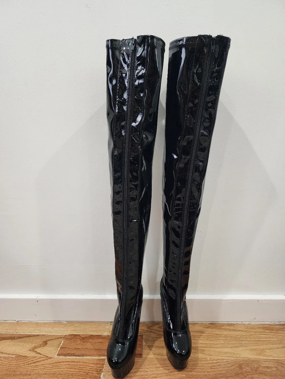 Pleaser Delight - 3027 Thigh High Boot (NWOT)